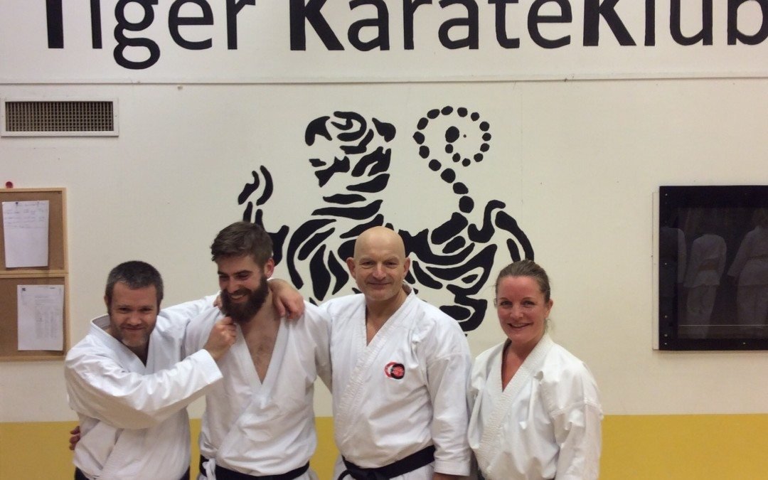 Gamle medlemmer av klubben samlet på trening i Tiger